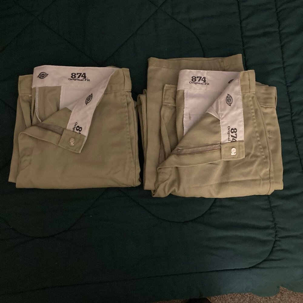 Dickies 874 Khaki work pants. size 33 x 32